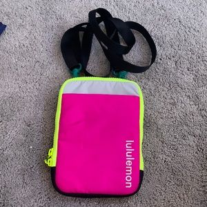 Easy access crossbody bag